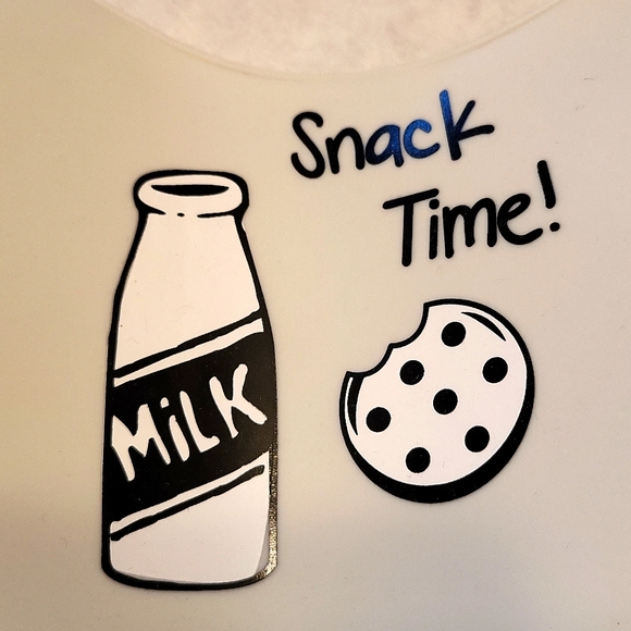 Set of two silicone bibs - Picture 3 of 3